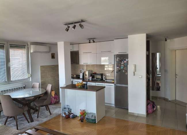 Се продава двособен стан во Влае - slika 2