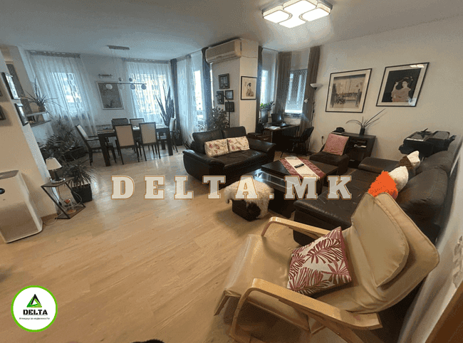 Се продава простран трособен стан во Центар кај Католичка црква - slika 2