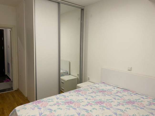 Се изнајмува 3-собен стан во Тафталиџе 1, Варшавска - slika 2