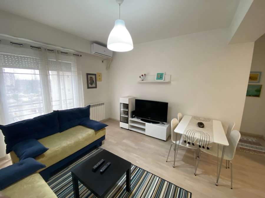 Се изнајмува 2-собен стан во Аеродром, Американ Колеџ - 1