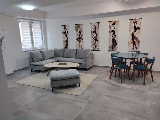 Се изнајмува трособен стан во Центар, Дебар Маало - 3