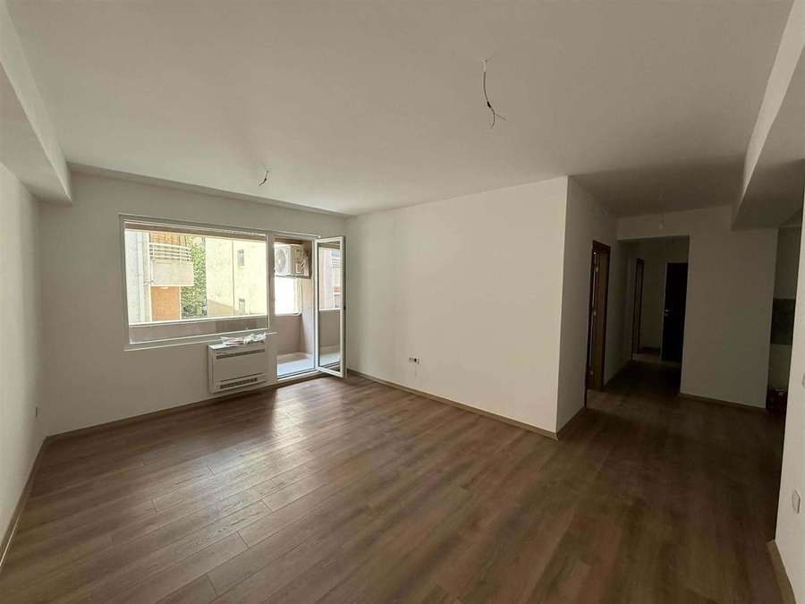 Се продава нов трособен стан во Центар, Дебар Маало - 1