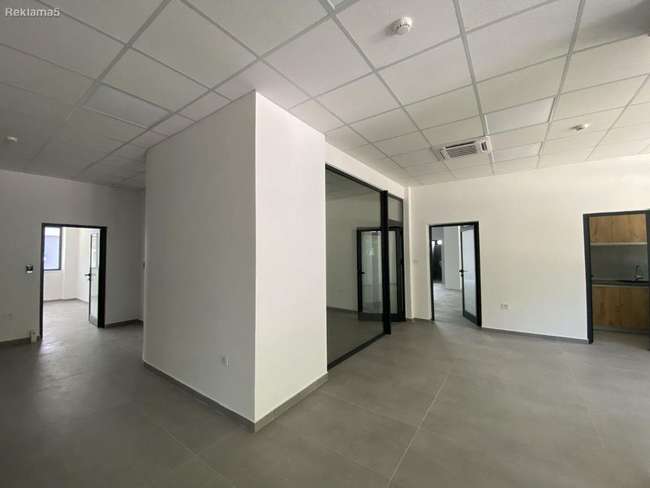 Деловен простор на одлична локација во Центар - 2
