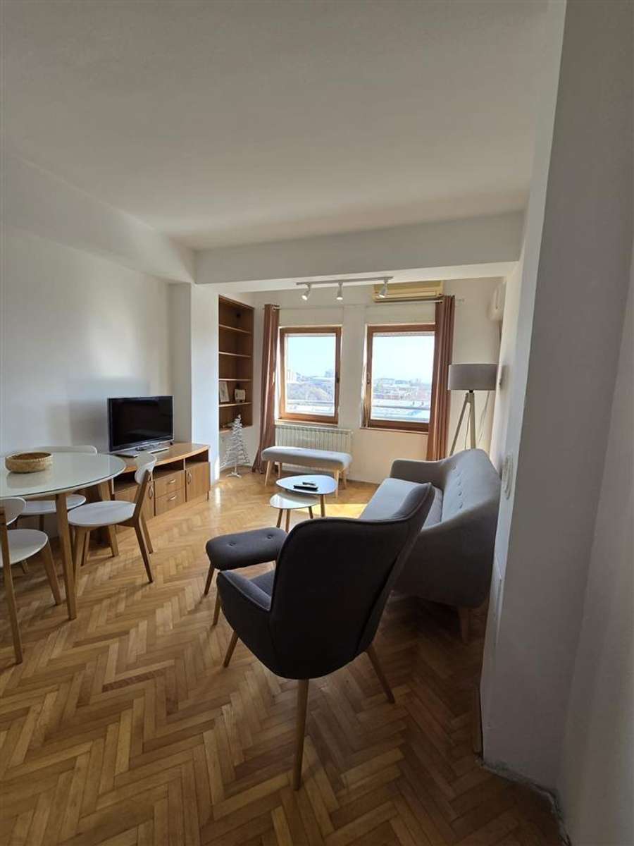 Се продава двособен стан во Аеродром, кај Поликлиника - 1