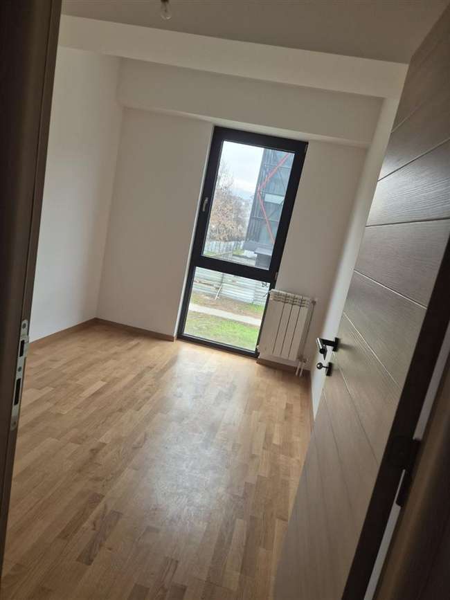 Невселуван празен стан во Центар - slika 2