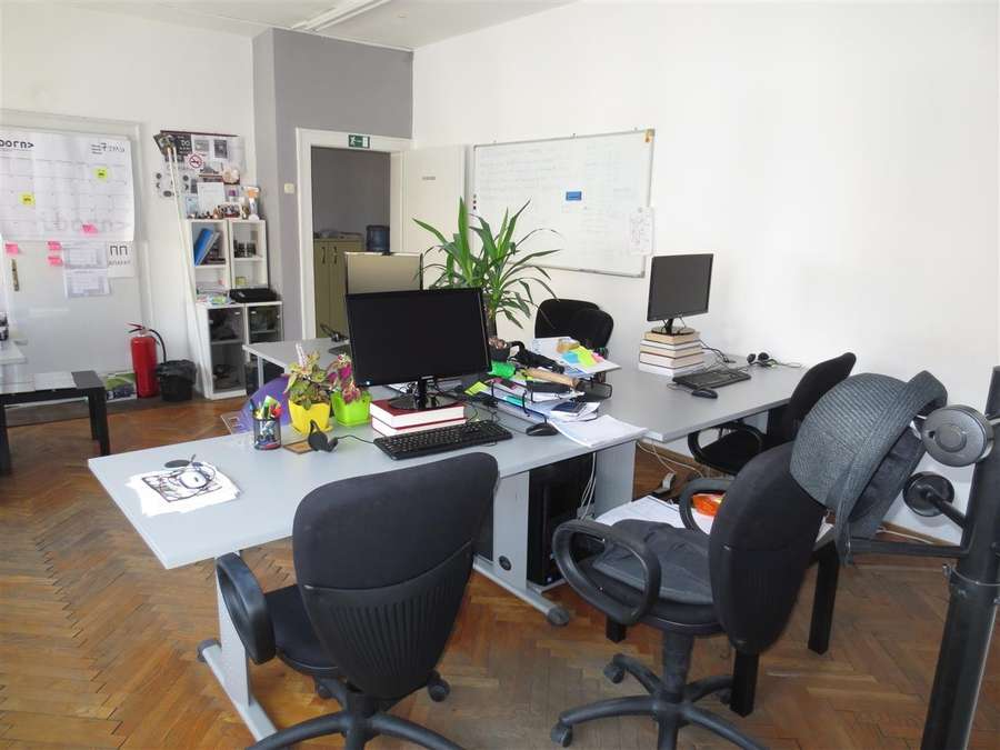 Се продава 4-собен стан во Центар, Дебар маало - 1