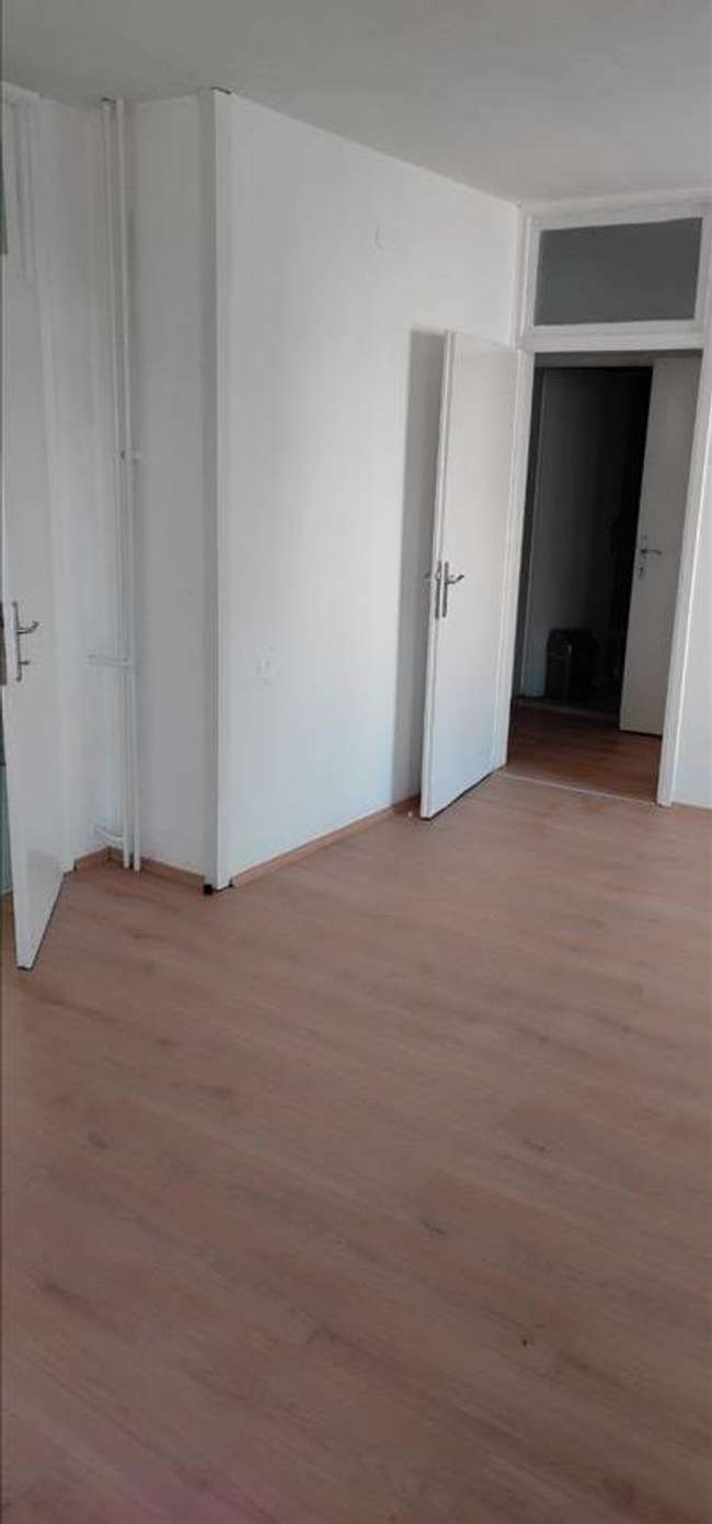 Празен 2-собен стан за деловна намена во Центар, Соборна - slika 2