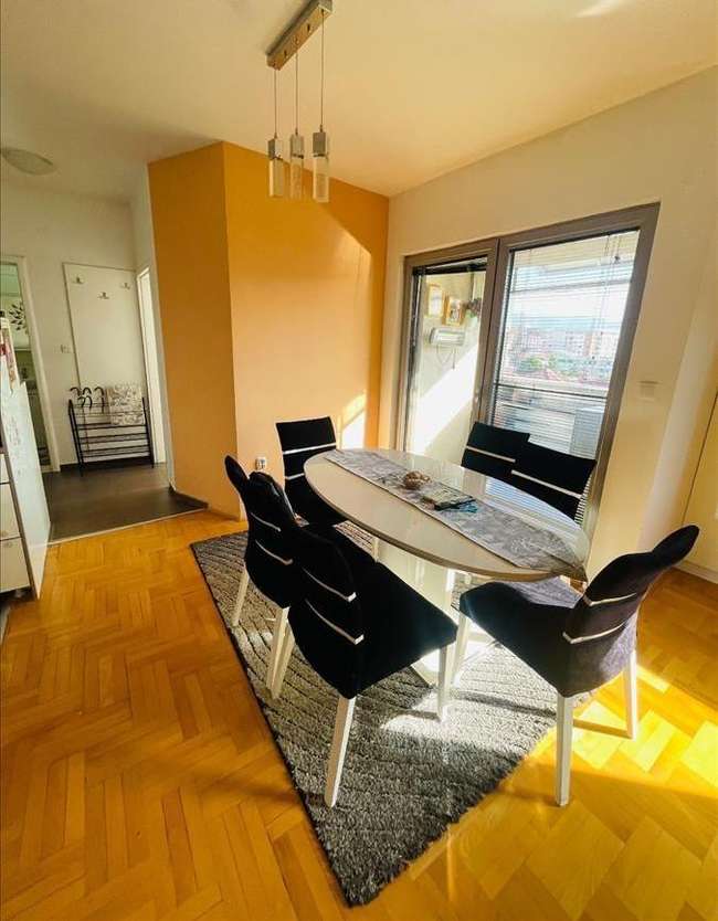 Се продава трособен стан во близина на МВР - slika 2