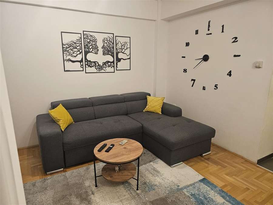 Двособен стан во Аеродром - 1