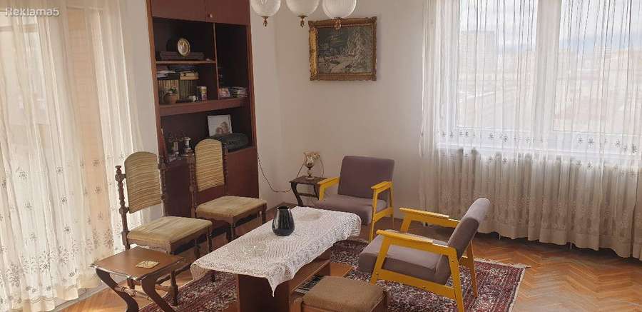 Се продава трособен стан во Центар, Градски ѕид - 1