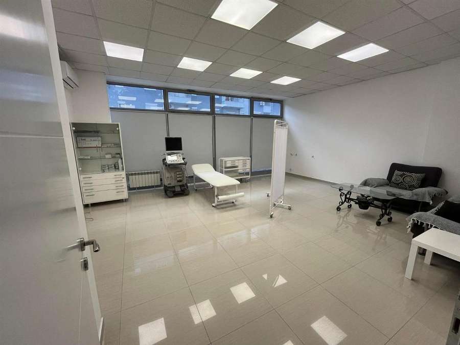 Се изнајмува деловен простор/локал во Кисела Вода, Расадник - 1