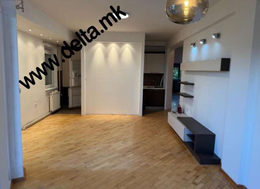 Се продава четворособен стан во Мичурин - 1