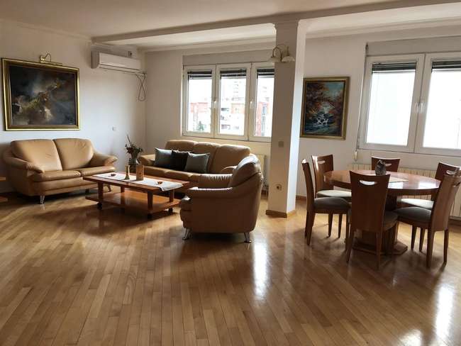 Нов четворособен стан во Центар - 3