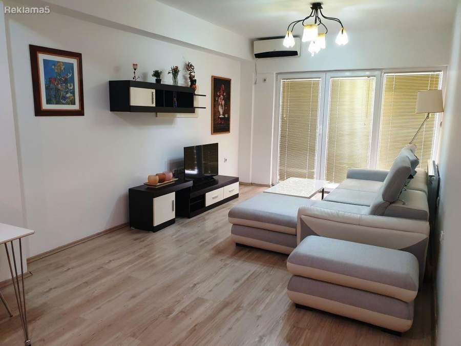 Трособен стан во Центар, Дебар Маало - 1