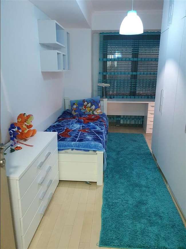 Се изнајмува 4-собен стан во Центар, Flatiron - slika 2