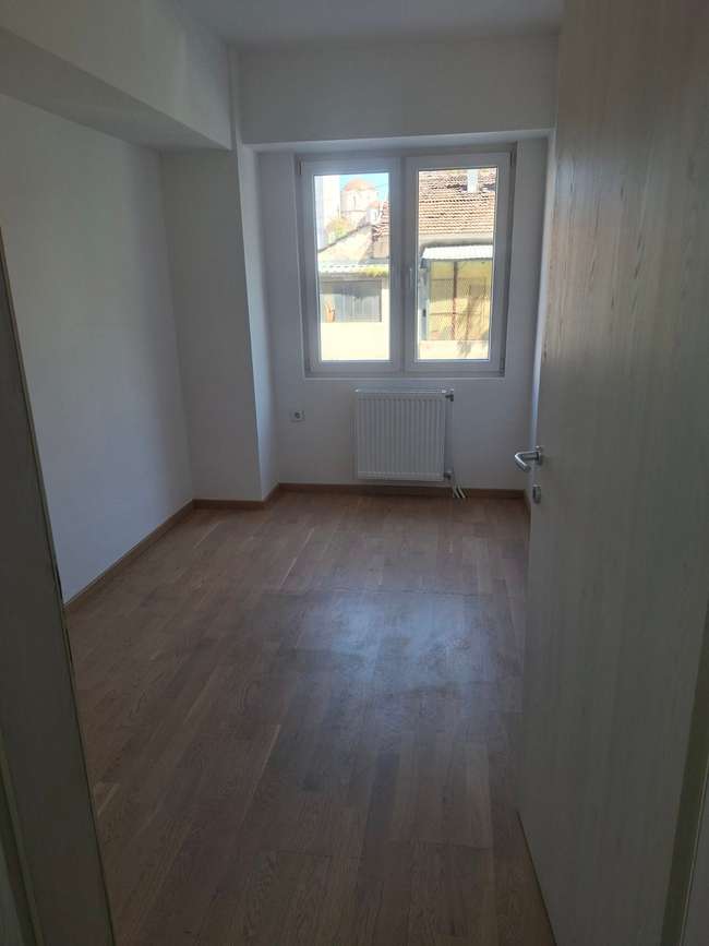 Трособен стан за деловна намена во Аеродром, Мичурин - slika 2