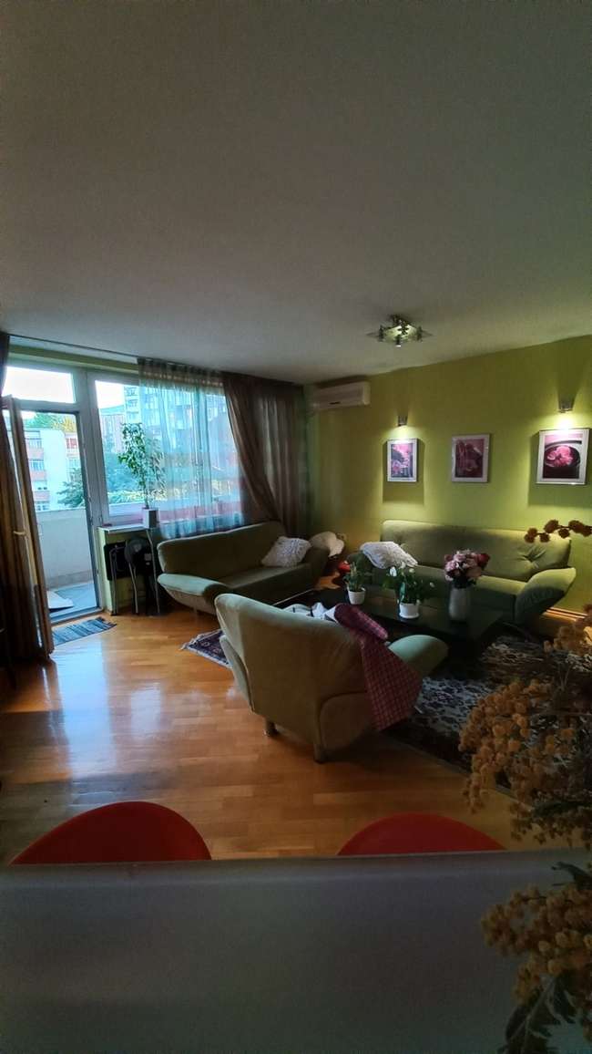 Се изнајмува 3-собен стан во Центар, Соборен храм - slika 2