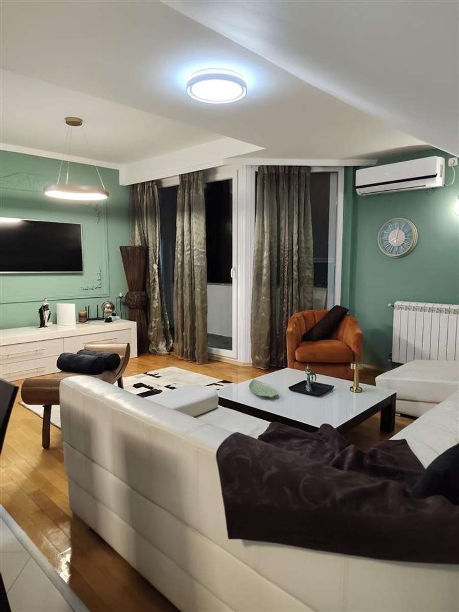 Се издава наместен 3-собен стан во Козле, Германска амбасада - 1