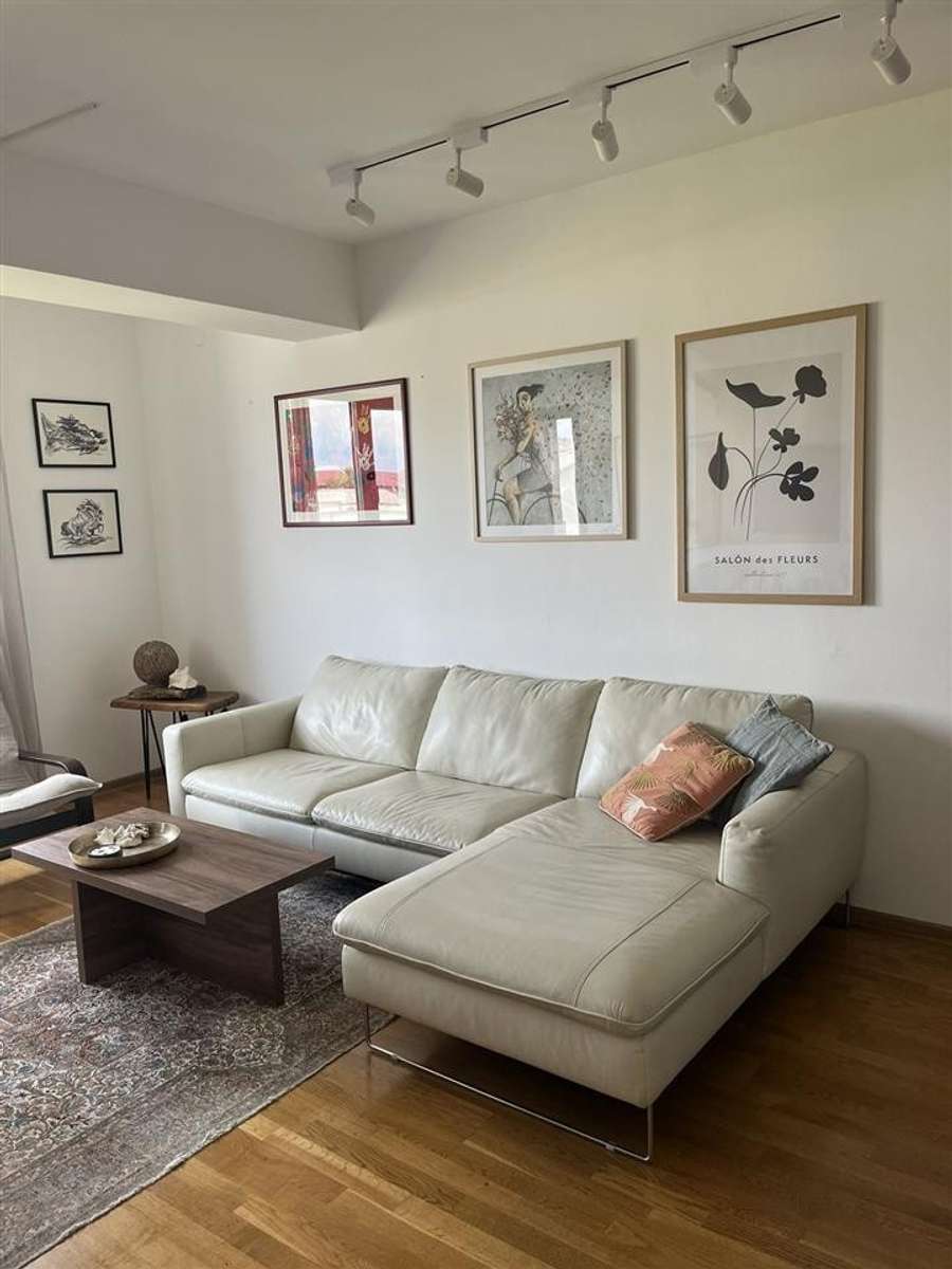 Се изнајмува трособен стан во Центар, Буњаковец - 1