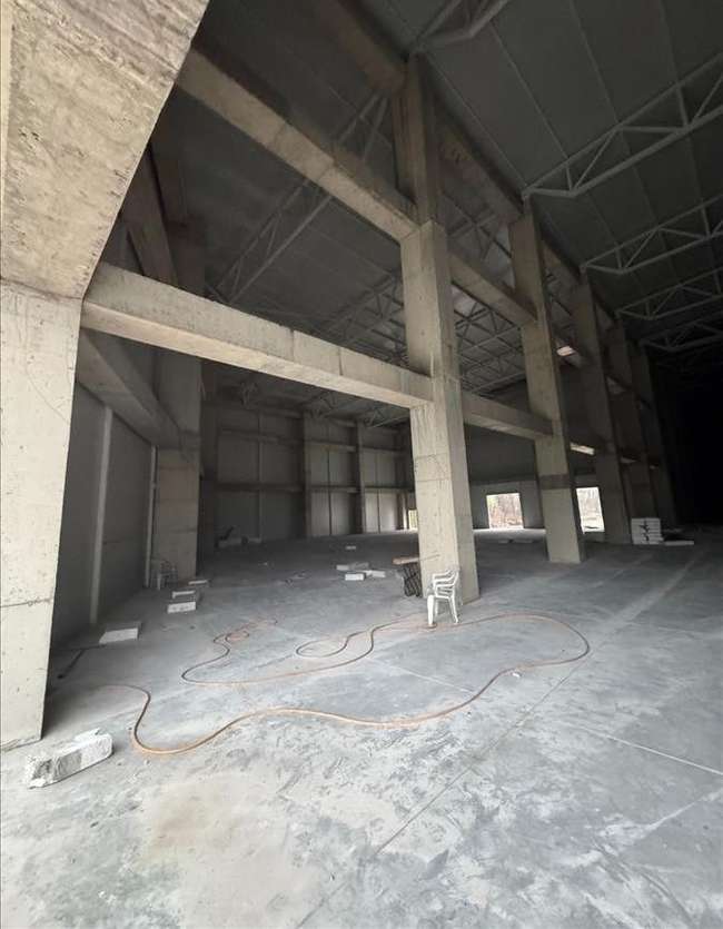 Се издава хала во Автокоманда, Фершпед - slika 2