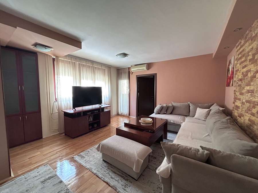 SE IZNAJMUVA TROSOBEN STAN VO K.VODA, RASADNIK - 1