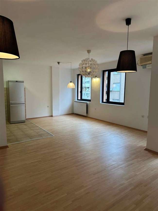 Се продава 4-собен стан во Центар, Капиштец - slika 2