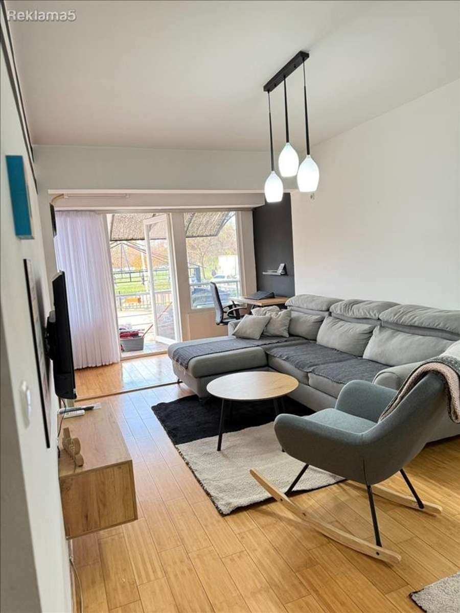 Се издава убаво наместен 2-собен стан во Ново Лисиче, со двор - 1