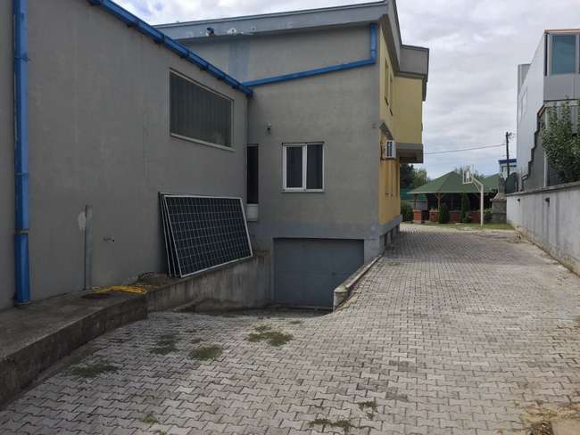 Се изнајмува магацин со канцелариски дел - 3