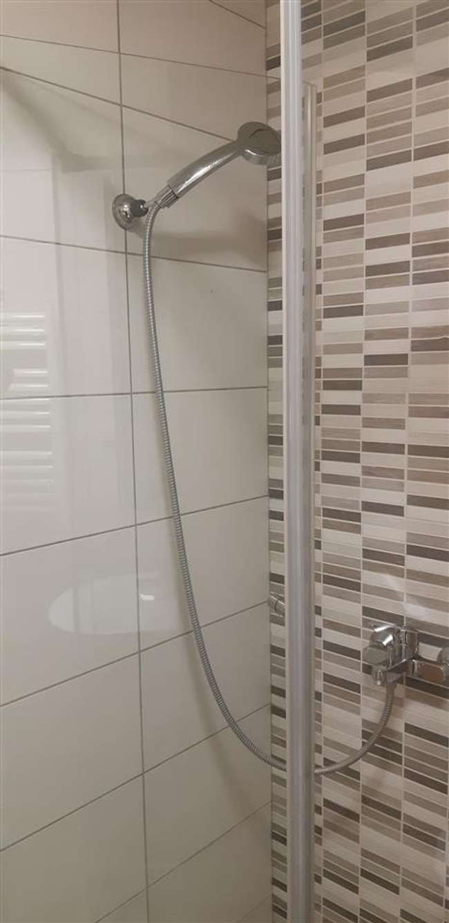 SE IZDAVA PRAZEN STAN ZA KANCELARIJA VO AERODROM-TOBAKO 2 - 3