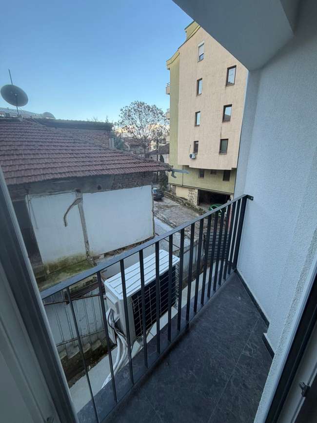 НЕВСЕЛУВАН ДВОСОБЕН СТАН ВО ЦЕНТАР, ГРЧКА АМБАСАДА - slika 2