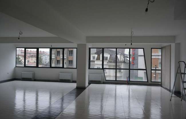 Деловен простор во Центар, Партизанска со паркинг - slika 2