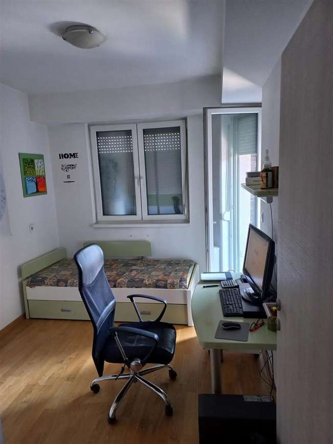 Се продава трособен стан во Аеродром, Тобако - 3