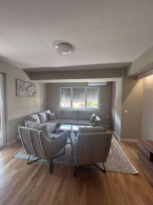 Се изнајмува 3-собен стан во Центар, Јужен Булевар - 3