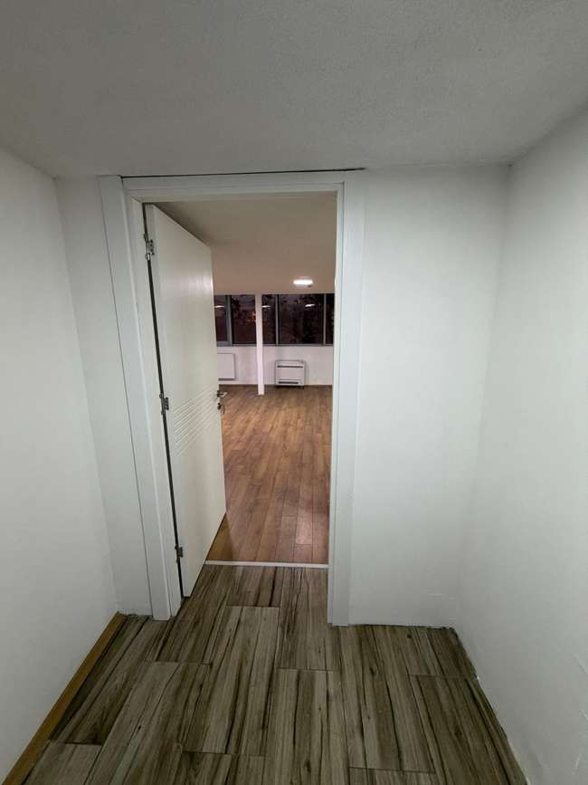 Се изнајмува празен канцелариски простор, дуплекс, во Центар (Јужен) - 3