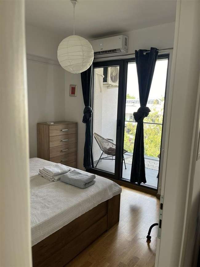 Се изнајмува трособен стан во Центар, Буњаковец - slika 2