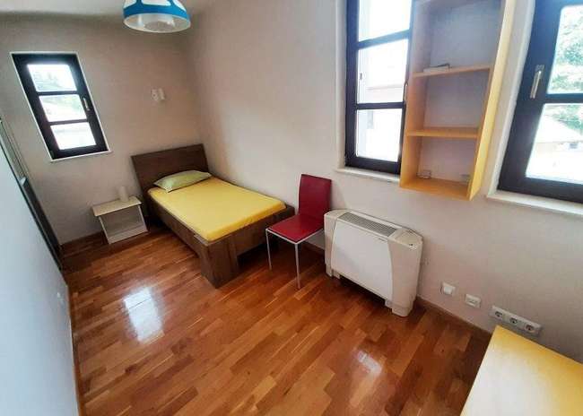 SE IZNAJMUVA KUKJA NA VODNO - slika 2