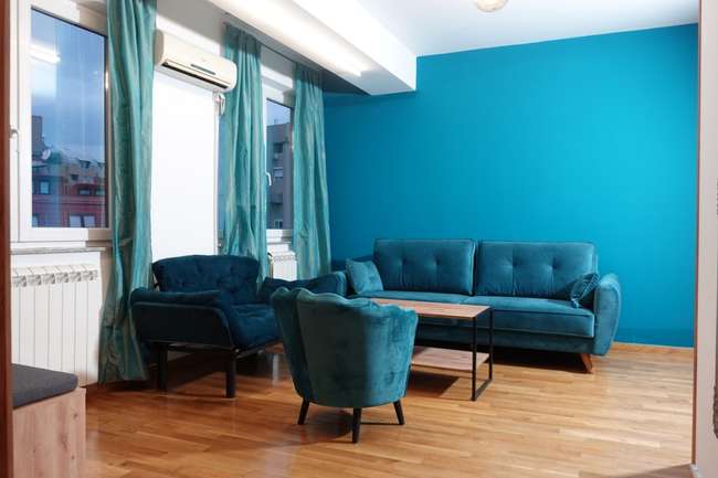 Се изнајмува 3-собен стан во Центар, кај Соборен Храм - slika 2