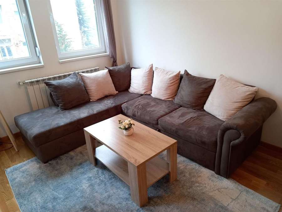 Се издава наместен 2-собен стан во Аеродром, со паркинг - 1