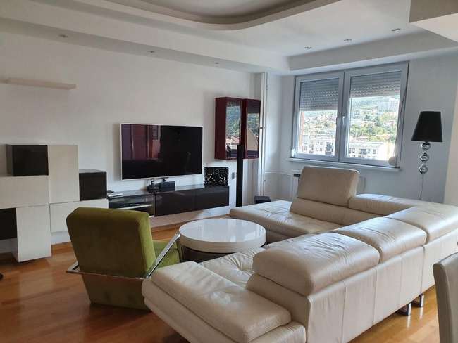 Се продава прекрасен трособен стан во Центар, Капиштец - 3