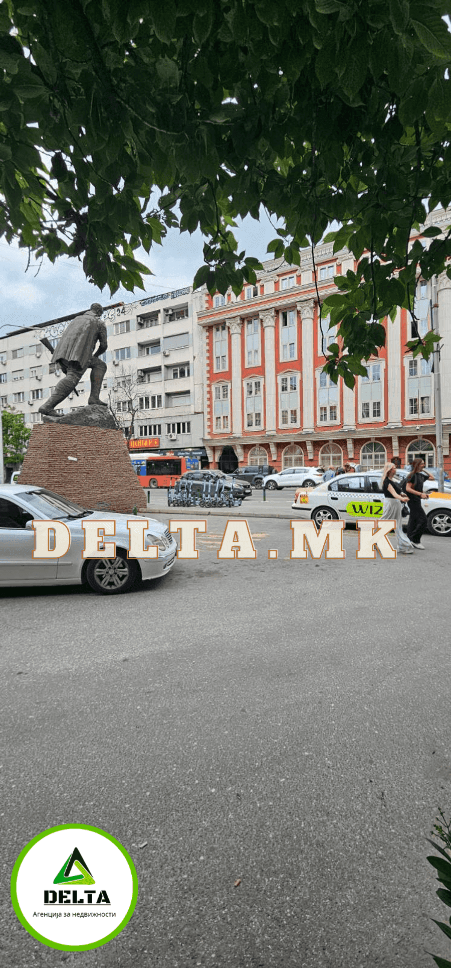 РЕПРЕЗЕНТАТИВЕН ДЕЛОВЕН ПРОСТОР ВО БЛИЗИНА НА ПЛОШТАД - 1