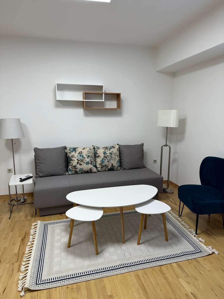 Двособен стан во Дебар Маало, спроти Соборна - 1