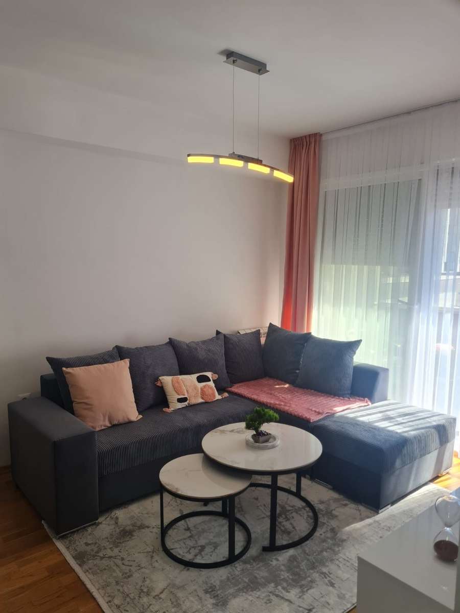 Невселуван двособен стан во Аеродром, Тутунски - 1