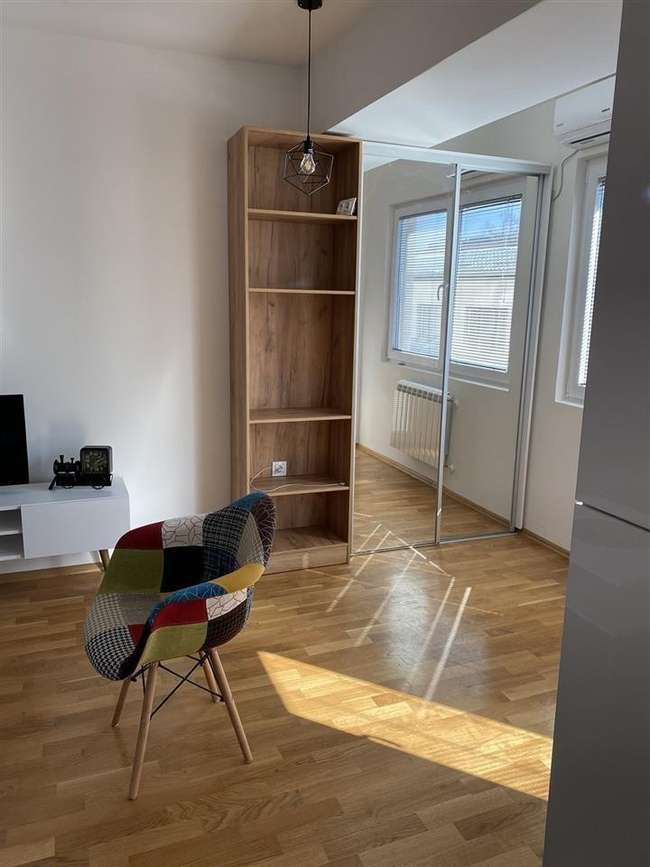 Се изнајмува 2-собен стан во Центар, Корчагин - 3