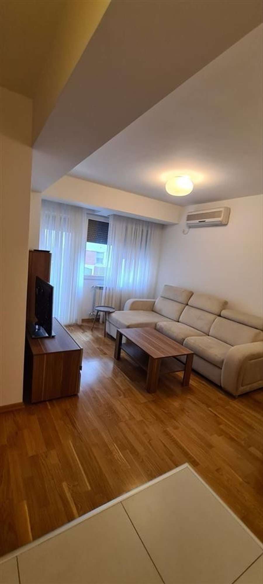 Се изнајмува 3-собен стан во Карпош 2, Мида - 1