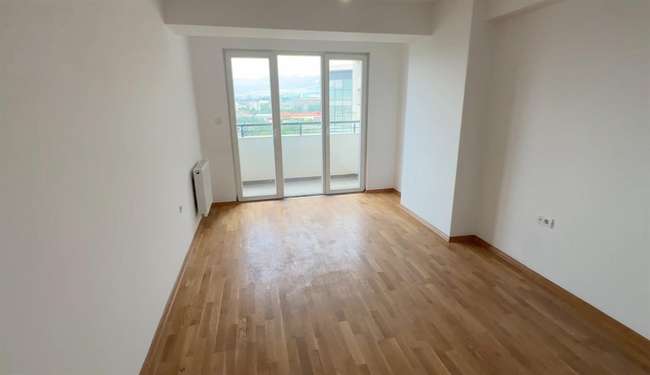 Се продава троосбен стан во комплексот Космос - slika 2