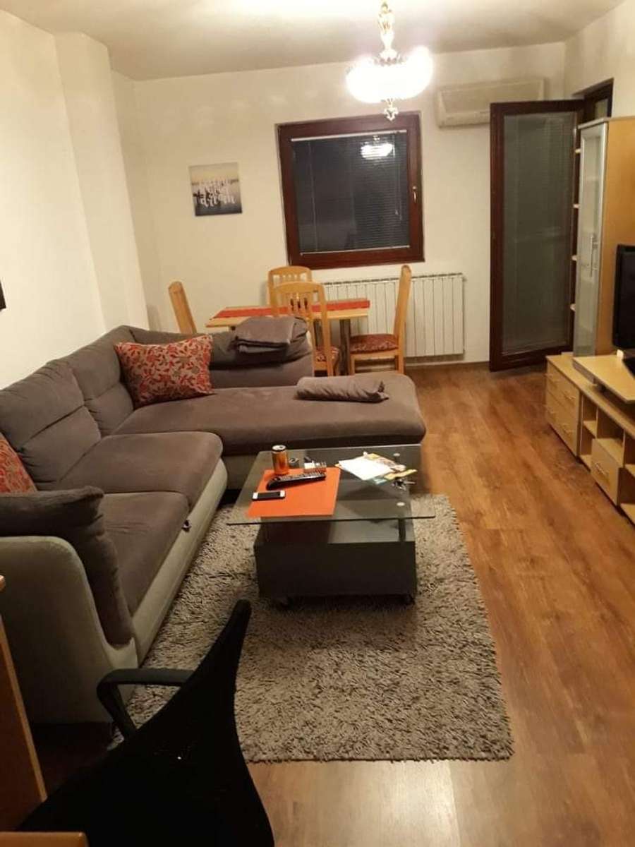 Се издава наместен 2-собен стан во Центар, Билна - 1