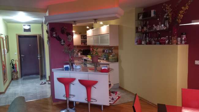 Се изнајмува 3-собен стан во Центар, Соборен храм - 3