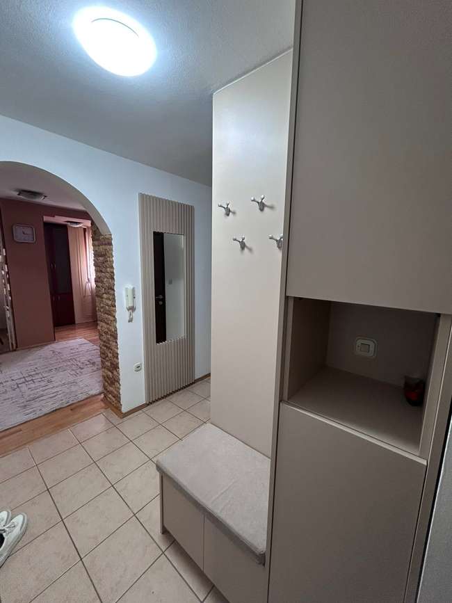 SE IZNAJMUVA TROSOBEN STAN VO K.VODA, RASADNIK - slika 2