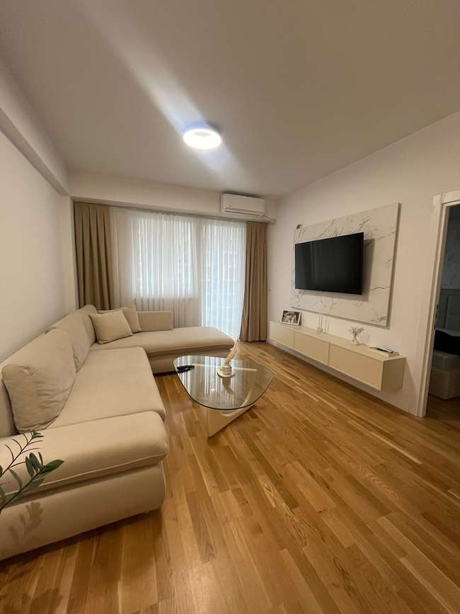 Се издава нов наместен 2-собен стан во East Gate Living - slika 2