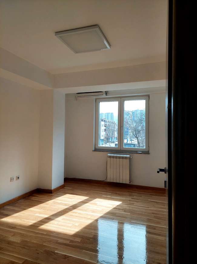 DELOVEN PROSTOR VO CENTAR, SOBOREN HRAM - 3